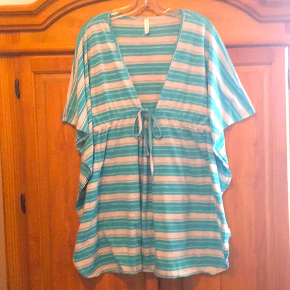 GAP Tops - GapBody Shirt